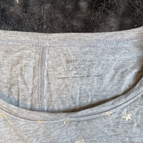 Motherhood maternity tulip hemmed nursing shirt - Picture 2 of 3